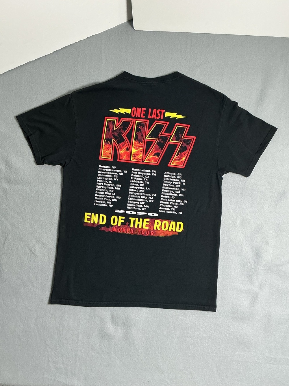 KISS Concert Tee End of the Road 2020 World Tour Black Graphic Tour T-Shirt - Picture 2 of 12
